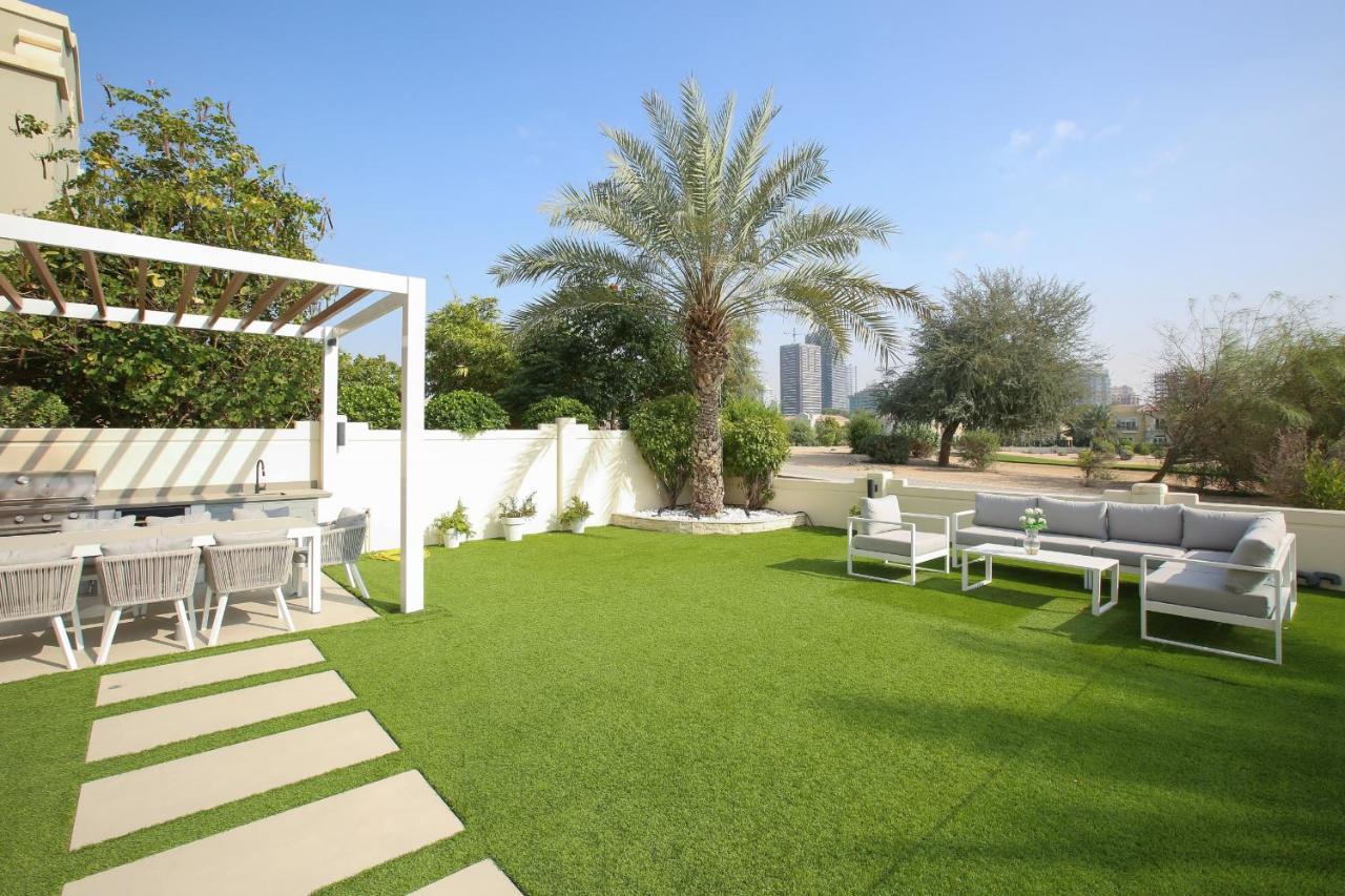 Victory Heights - 4Br Villa With Private Pool - Allsopp&Allsopp Dubai Bagian luar foto